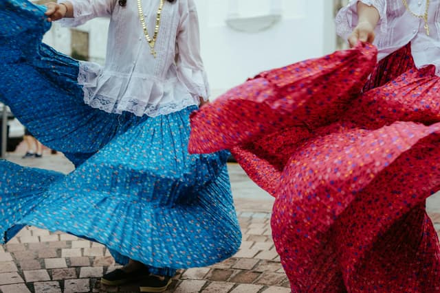 Traditional Complementary Accessories